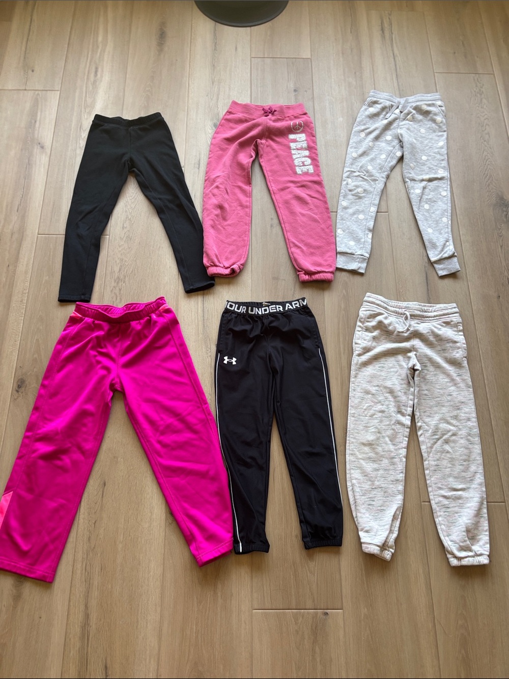 🏐Girls size 6x/7 sweatpants lot🏐